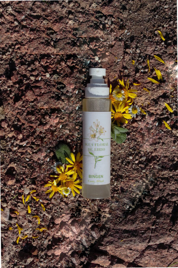 Agua floral de Lirios